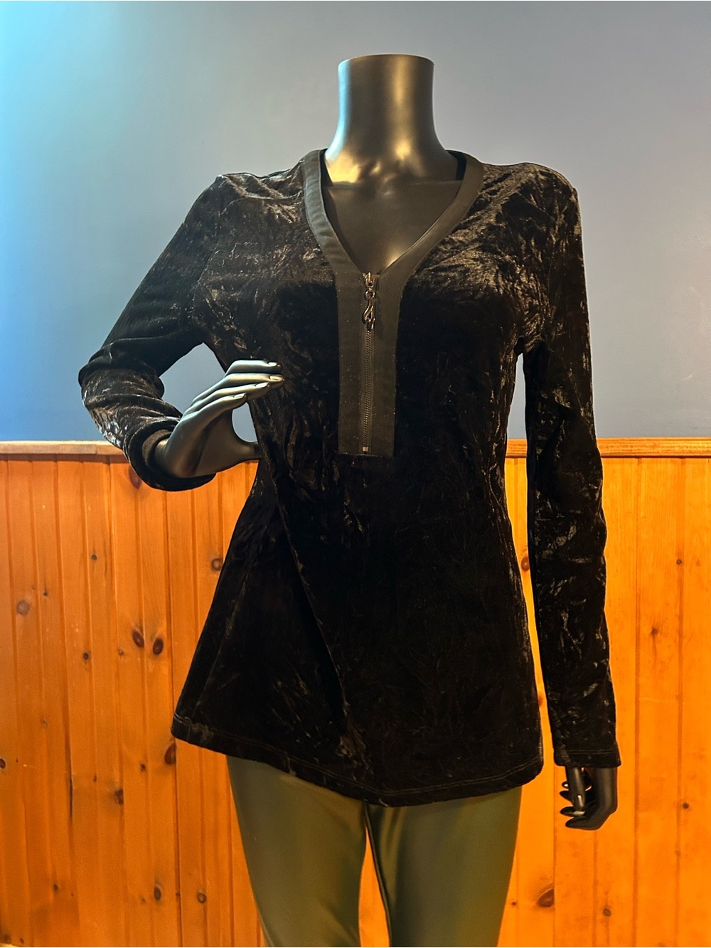 Vintage Black Crushed Velvet V-Neck Long Sleeve Top